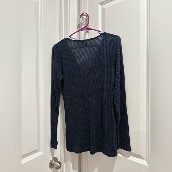 Vero Moda Navy Ribbed V-Neck Maternity Blouse - Picture 4 of 5